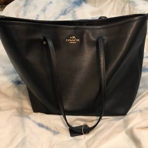 ✨ Coach Tote ✨